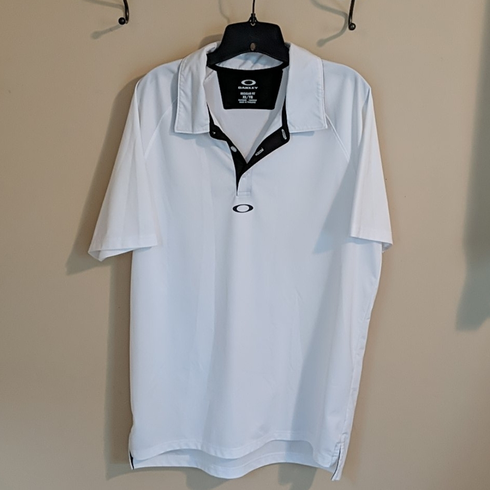 Polo style golf shirt